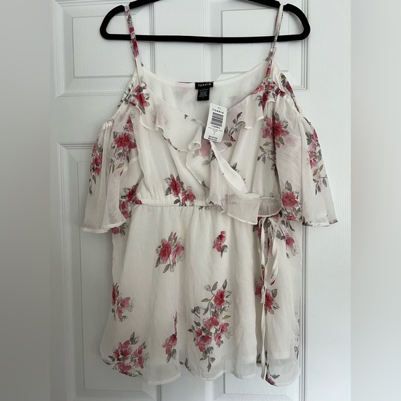 Torrid Chiffon Cold Shoulder Blouse, Size 1 - Picture 4 of 6